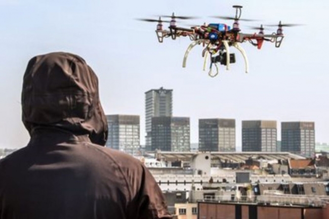 Uzmanlar, metropollerde de drone/maket uçak saldırıları başlayabileceği görüşünde.